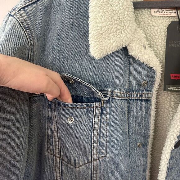 Levi’s Denim Jacket. New with tags. Size XL. - Picture 8 of 9